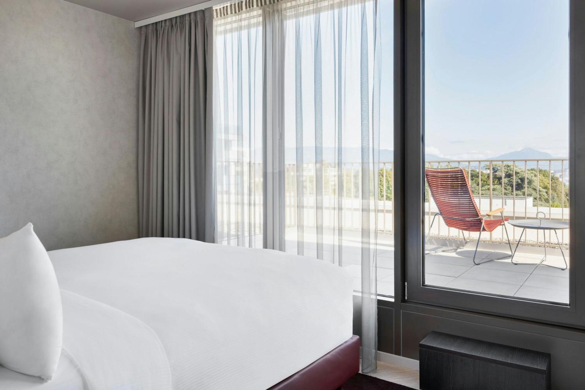Residence Inn By Marriott Geneva City Nations Bagian luar foto